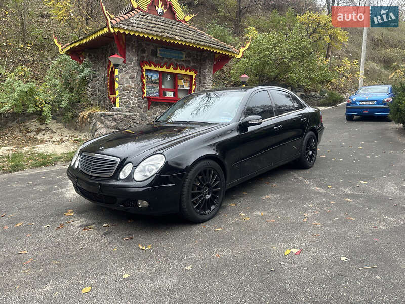 Седан Mercedes-Benz E-Class 2004 в Черкасах