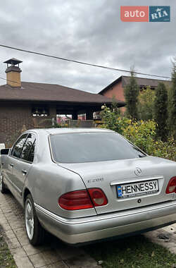 Седан Mercedes-Benz E-Class 1998 в Сумах