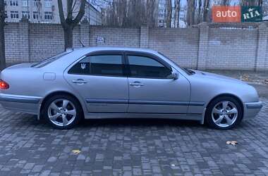 Седан Mercedes-Benz E-Class 2001 в Миколаєві