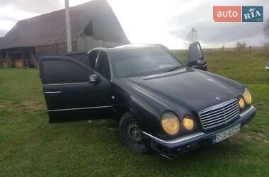 Седан Mercedes-Benz E-Class 1996 в Турке