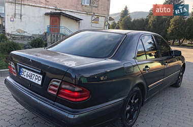 Седан Mercedes-Benz E-Class 2000 в Сколе