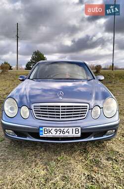 Седан Mercedes-Benz E-Class 2003 в Ровно