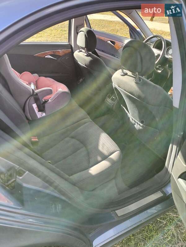 Седан Mercedes-Benz E-Class 2003 в Рівному