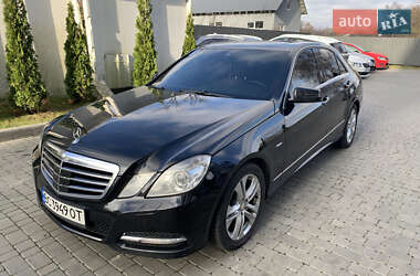 Седан Mercedes-Benz E-Class 2010 в Львове