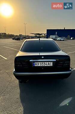 Седан Mercedes-Benz E-Class 1998 в 