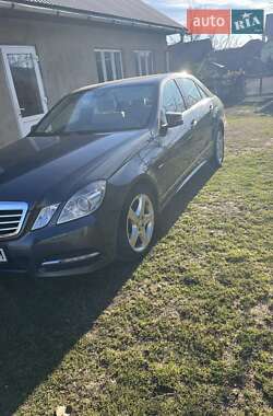Седан Mercedes-Benz E-Class 2010 в Черновцах