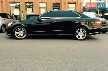 Седан Mercedes-Benz E-Class 2013 в Дніпрі