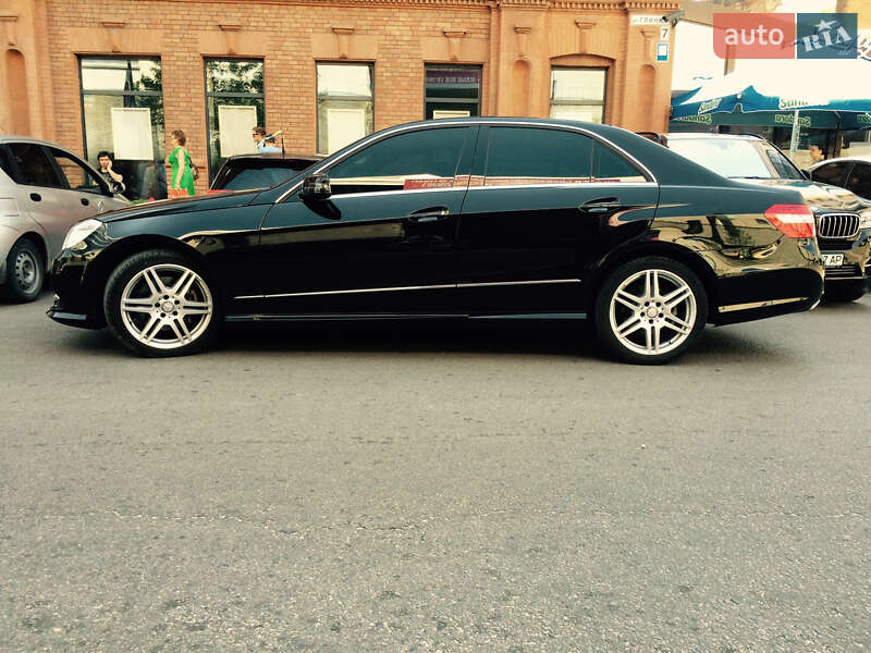 Седан Mercedes-Benz E-Class 2013 в Днепре