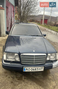 Седан Mercedes-Benz E-Class 1995 в Тячеве