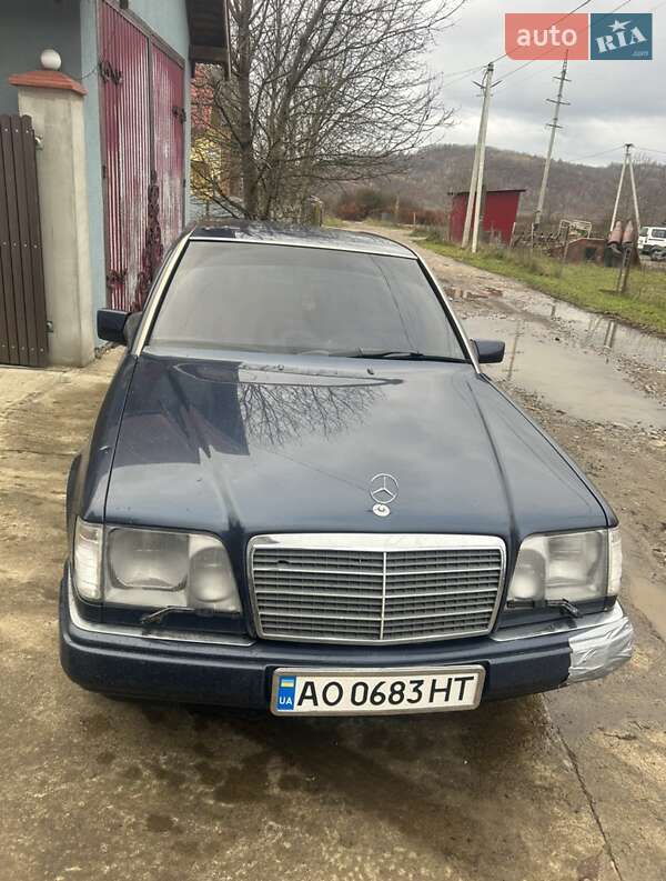 Седан Mercedes-Benz E-Class 1995 в Тячеві