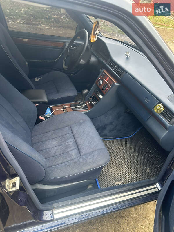 Седан Mercedes-Benz E-Class 1995 в Тячеві