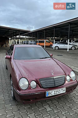 Седан Mercedes-Benz E-Class 2001 в Червонограде