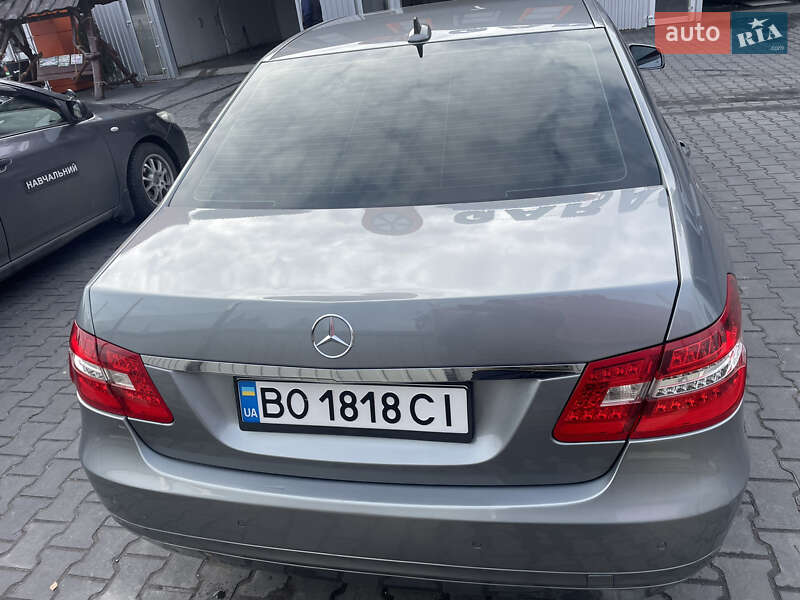 Седан Mercedes-Benz E-Class 2011 в Тернополе