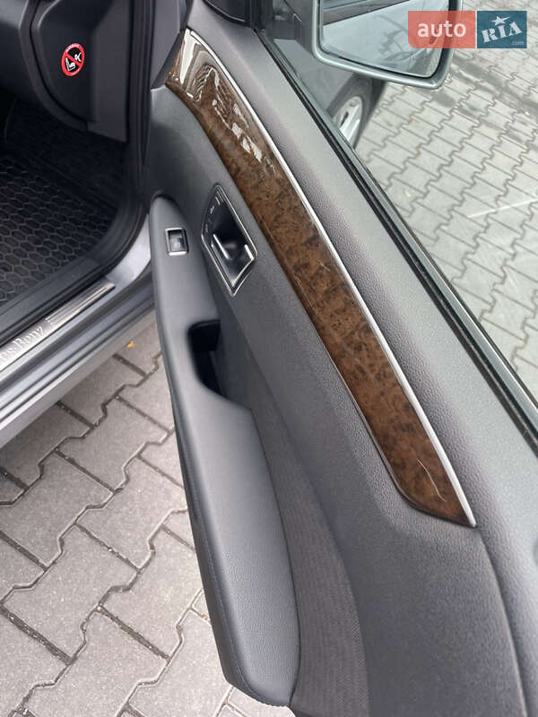 Седан Mercedes-Benz E-Class 2011 в Тернополе