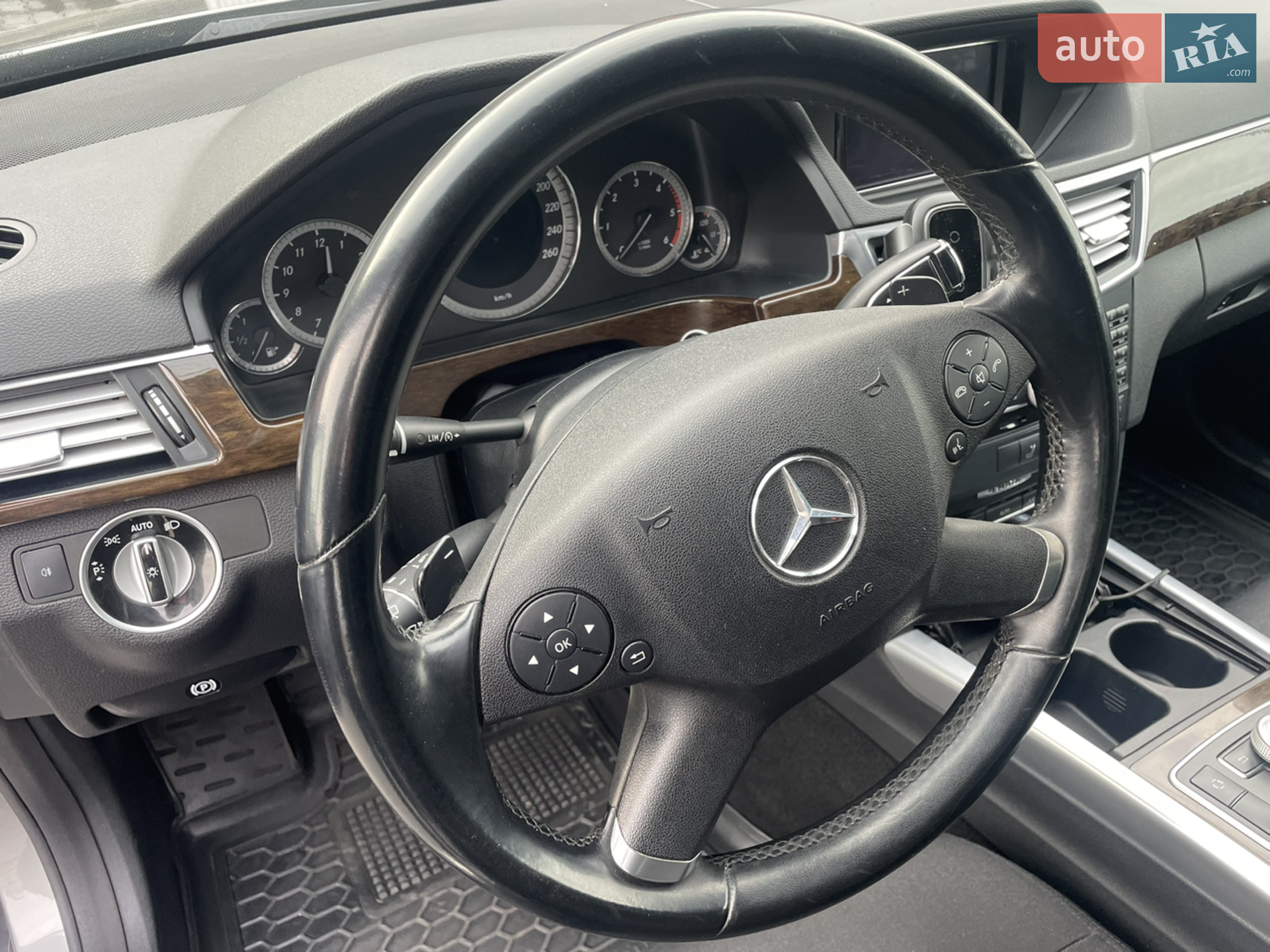 2011 Mercedes-Benz E-klasse - мініатюра 16