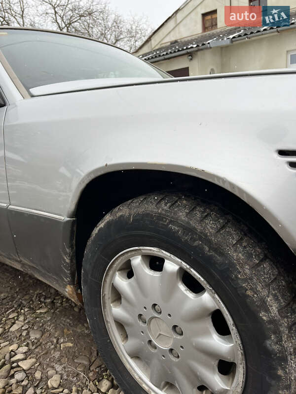 Седан Mercedes-Benz E-Class 1995 в Дрогобичі