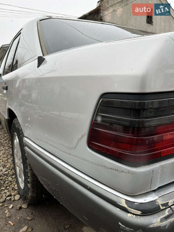Седан Mercedes-Benz E-Class 1995 в Дрогобичі