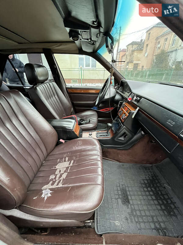 Седан Mercedes-Benz E-Class 1995 в Дрогобичі