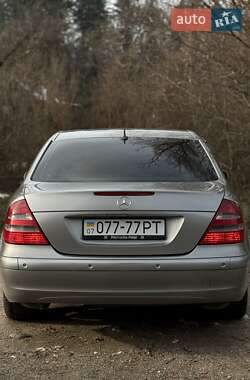 Седан Mercedes-Benz E-Class 2003 в Перечине