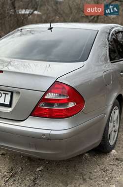 Седан Mercedes-Benz E-Class 2003 в Перечине