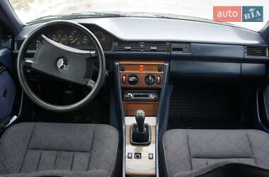 Седан Mercedes-Benz E-Class 1989 в Дрогобичі