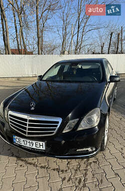 Седан Mercedes-Benz E-Class 2010 в Снятине