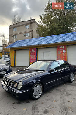 Седан Mercedes-Benz E-Class 2001 в Запорожье