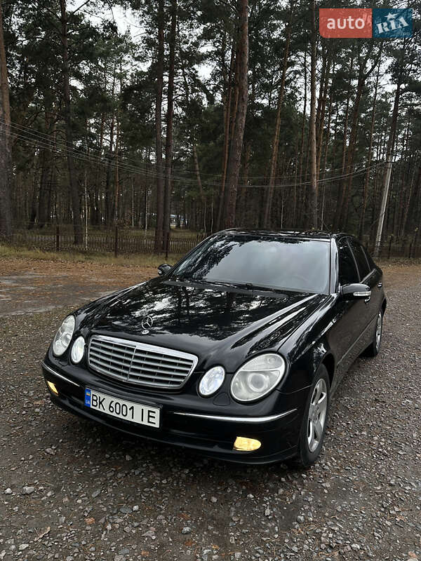 Седан Mercedes-Benz E-Class 2002 в Маневичах