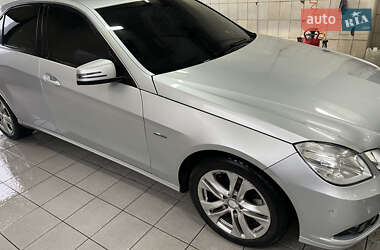 Седан Mercedes-Benz E-Class 2011 в Виннице