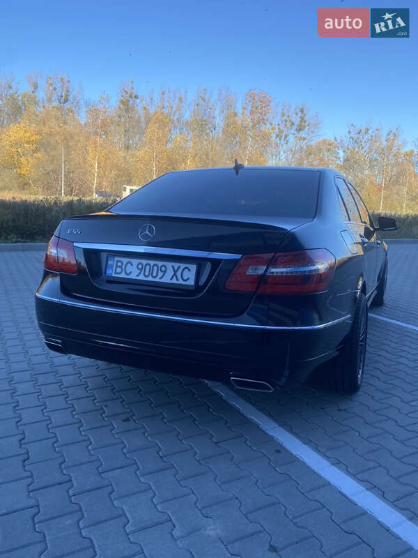 Седан Mercedes-Benz E-Class 2010 в Львове