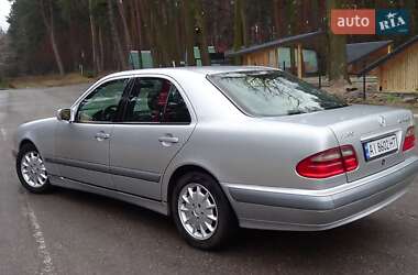 Седан Mercedes-Benz E-Class 2000 в Тараще