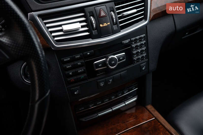 Седан Mercedes-Benz E-Class 2012 в Киеве