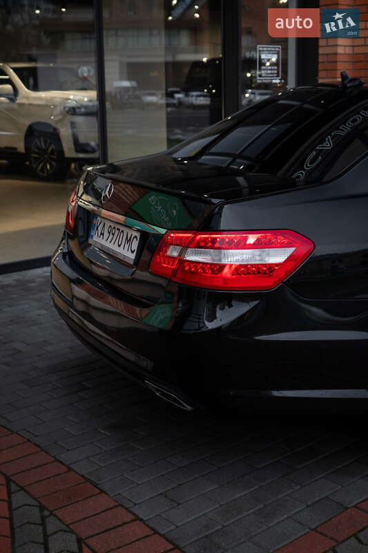 Седан Mercedes-Benz E-Class 2012 в Киеве