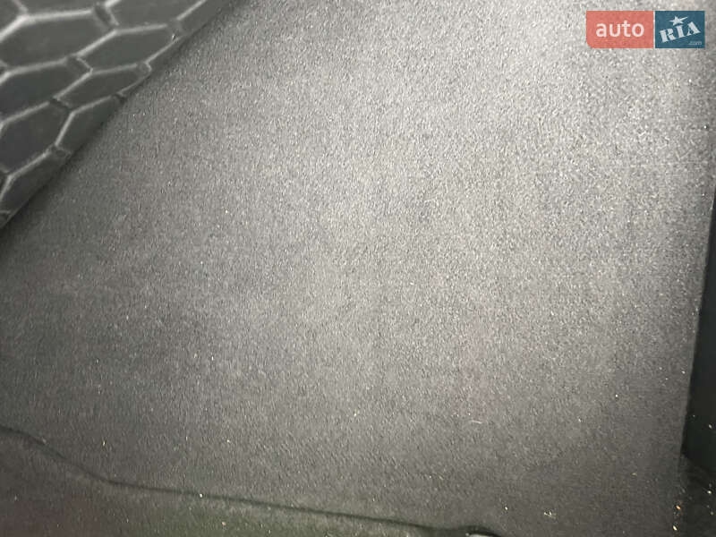 Седан Mercedes-Benz E-Class 2011 в Тернополе