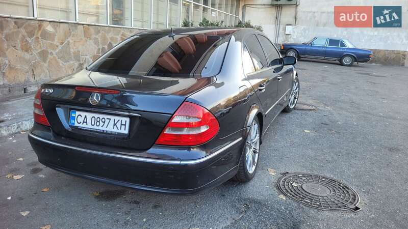 Седан Mercedes-Benz E-Class 2004 в Гайвороне
