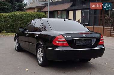 Седан Mercedes-Benz E-Class 2005 в Днепре