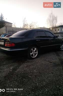 Седан Mercedes-Benz E-Class 2001 в Ужгороді