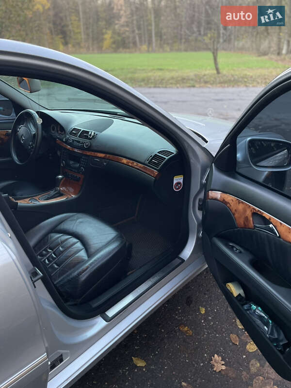 Седан Mercedes-Benz E-Class 2006 в Ильинцах