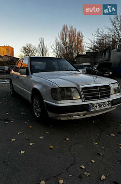 Седан Mercedes-Benz E-Class 1985 в Одесі