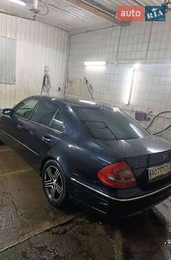 Седан Mercedes-Benz E-Class 2004 в Славському