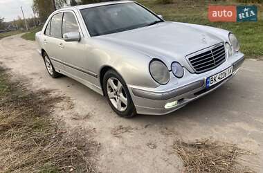 Седан Mercedes-Benz E-Class 2000 в Рівному