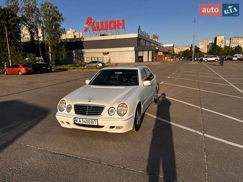 Mercedes-Benz E-Class 2000