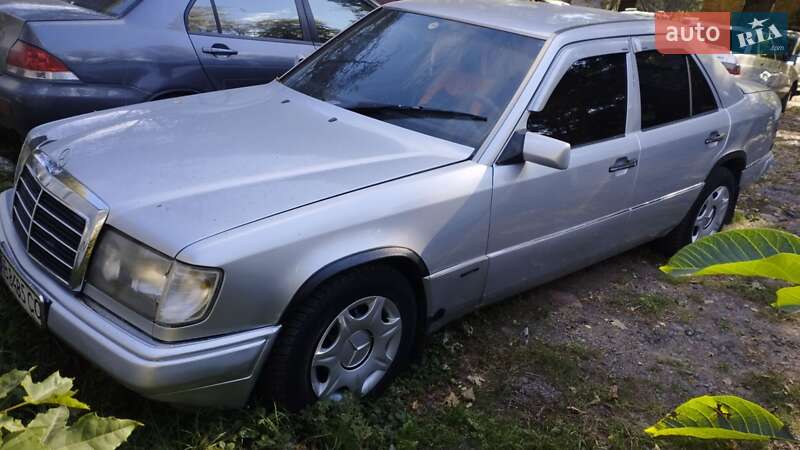 Седан Mercedes-Benz E-Class 1991 в Виннице
