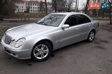 Седан Mercedes-Benz E-Class 2002 в Дніпрі