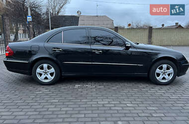 Седан Mercedes-Benz E-Class 2004 в Днепре