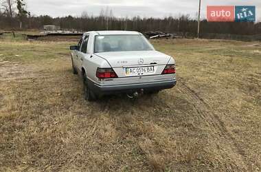 Седан Mercedes-Benz E-Class 1995 в 