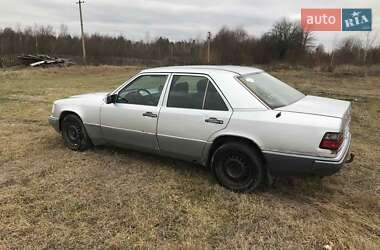 Седан Mercedes-Benz E-Class 1995 в 