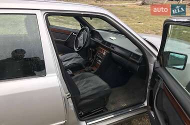 Седан Mercedes-Benz E-Class 1995 в 