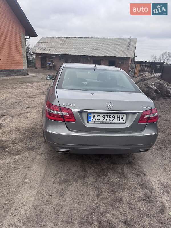 Седан Mercedes-Benz E-Class 2012 в Камені-Каширському