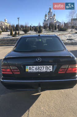 Седан Mercedes-Benz E-Class 1999 в Вараші